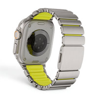 Bracelet Duetto acier & silicone sport titane & noir, vue de face 4 - Apple Watch | Clipz-it