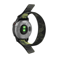 Garmin Scout QuickFit 26 mm urrem i nylon med velcro, grøn camouflage – Clipz-it