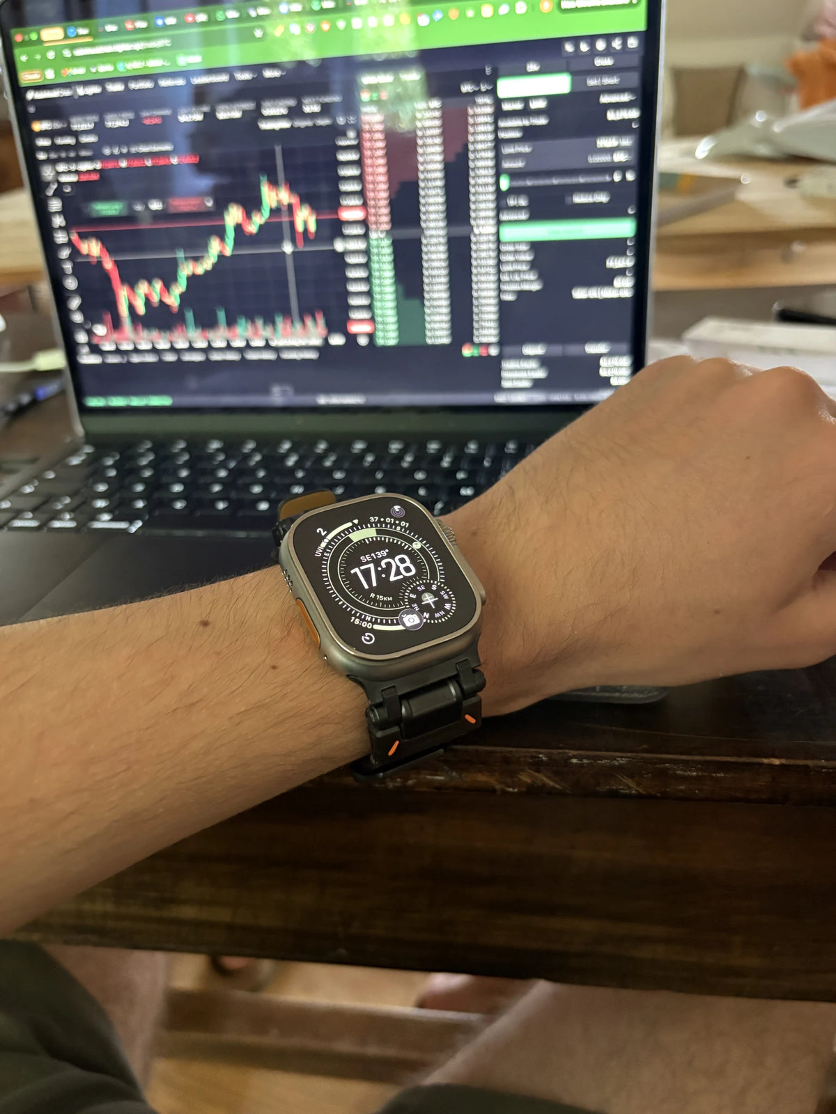 Bracelet Perpetuo cuir et titane pour Apple Watch Image